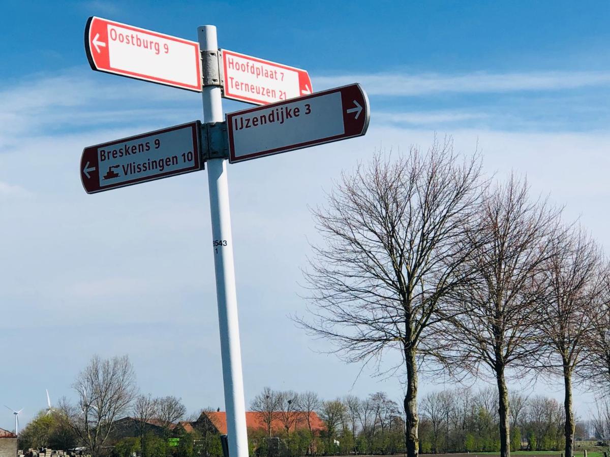 Slapen Bij De Zeeuwse Lala Bed & Breakfast IJzendijke Eksteriør bilde
