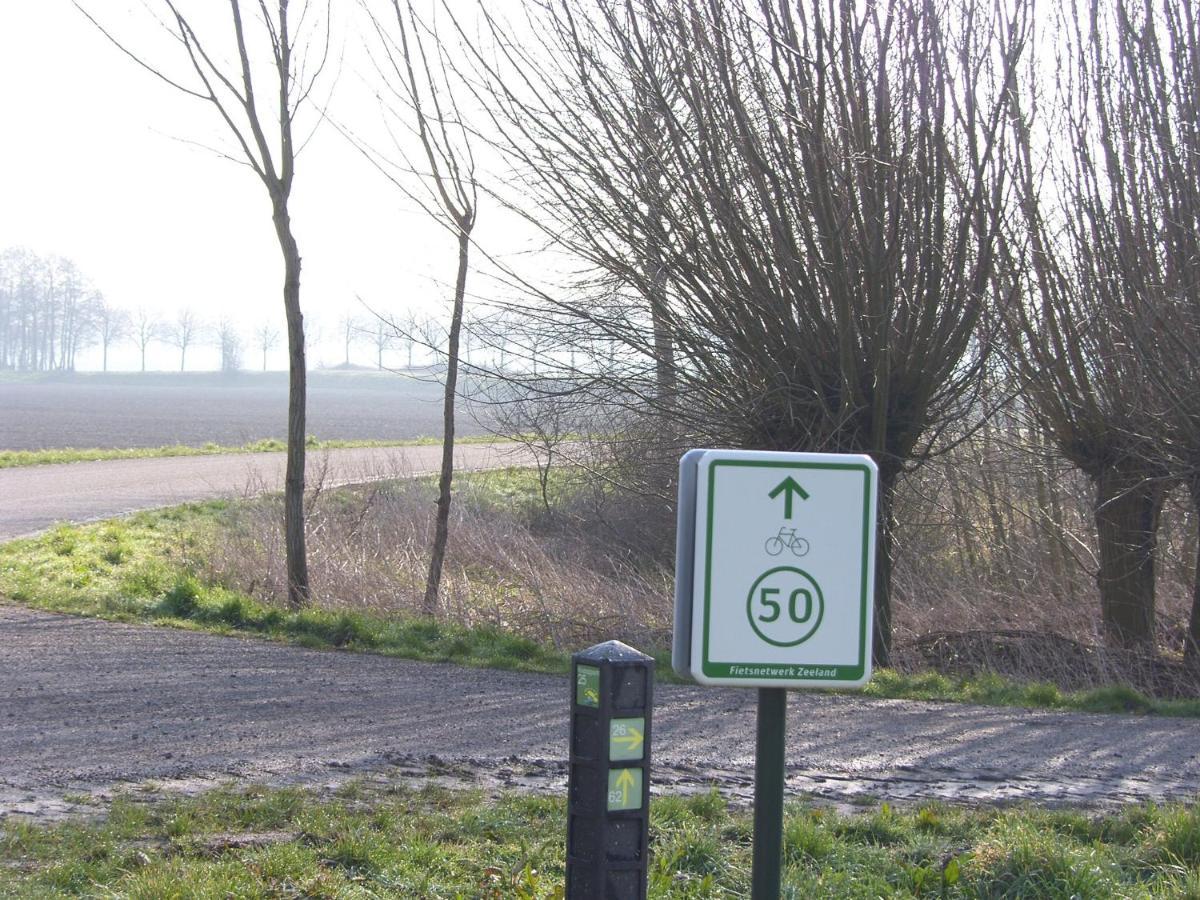 Slapen Bij De Zeeuwse Lala Bed & Breakfast IJzendijke Eksteriør bilde